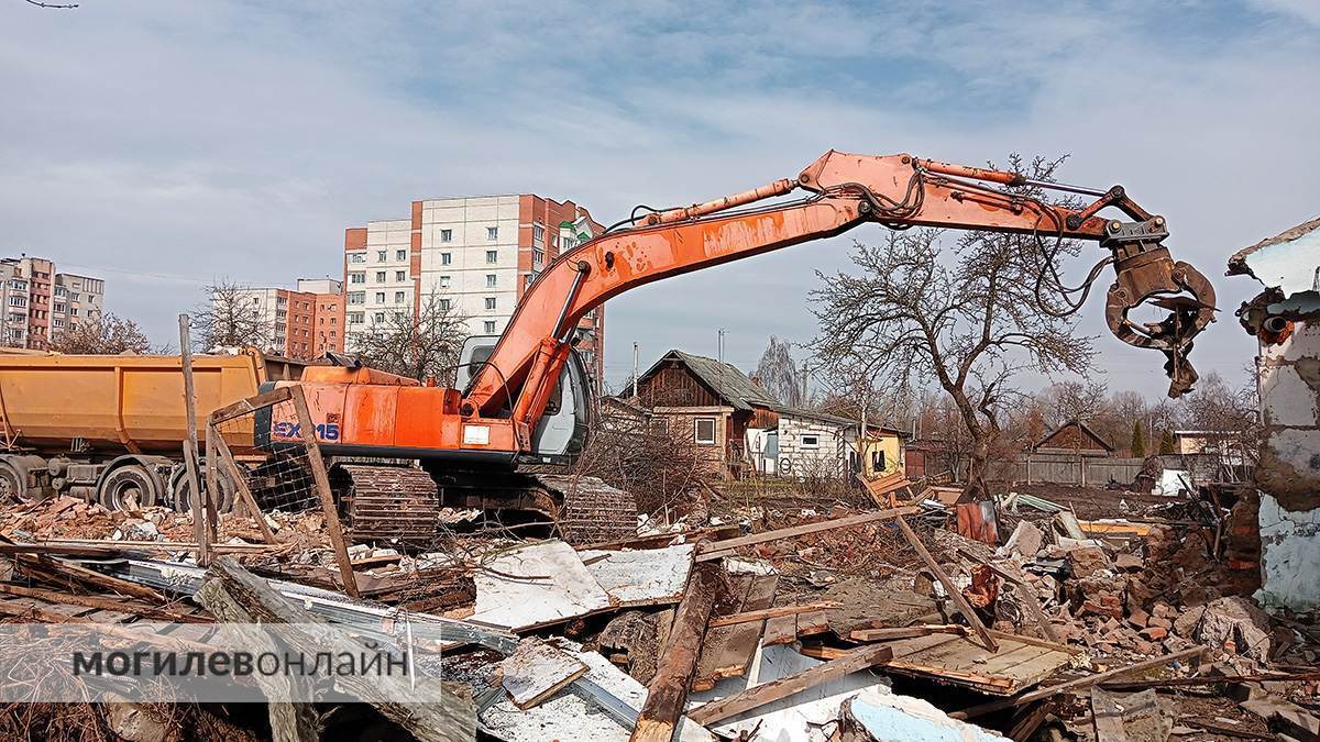 В Могилеве рядом с Ледовым дворцом сносят 2 улицы — говорят, на этом мест построят школу 