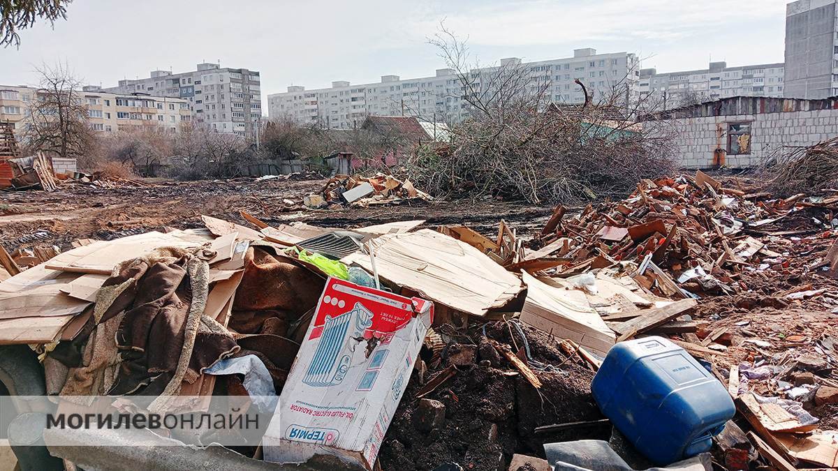 В Могилеве рядом с Ледовым дворцом сносят 2 улицы — говорят, на этом мест построят школу 