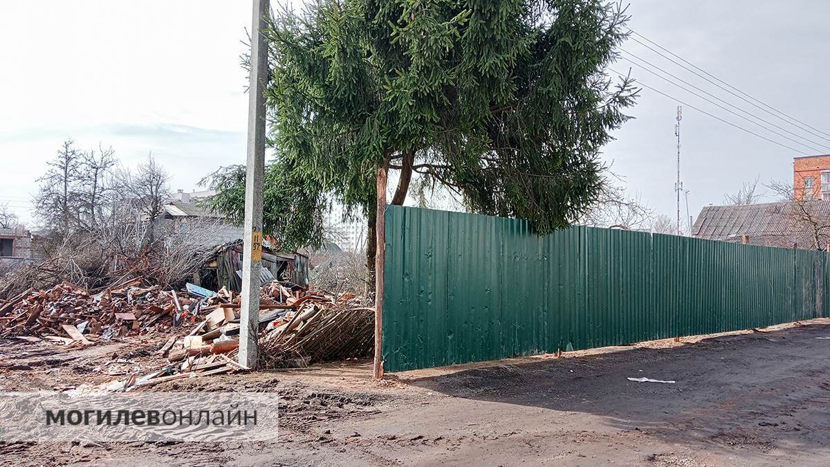 В Могилеве рядом с Ледовым дворцом сносят 2 улицы — говорят, на этом мест построят школу 