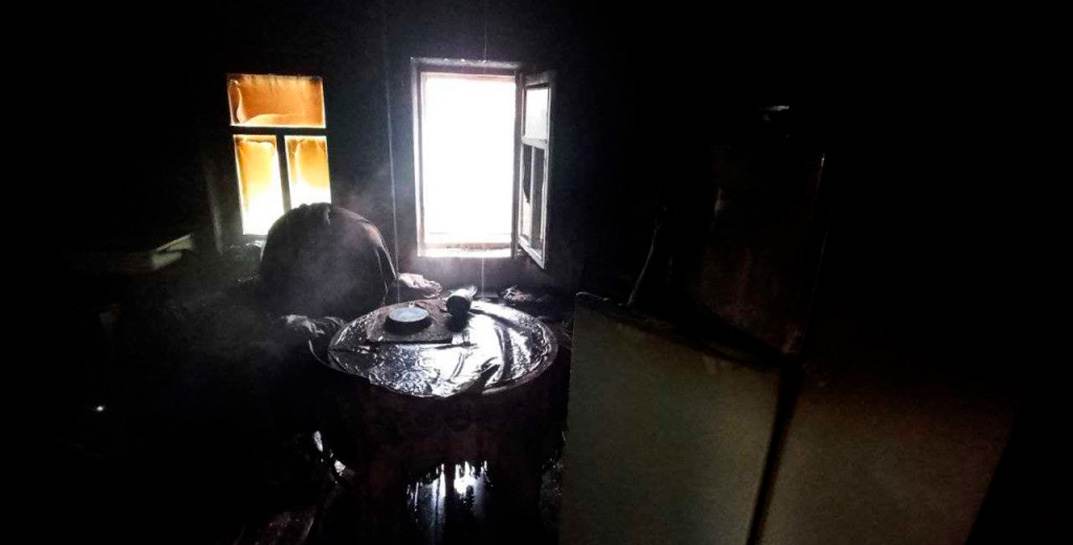 В Чаусском районе хозяева дачи положили на протопленную печь отсыревшие вещи и уехали домой. На следующий день им сообщили о пожаре