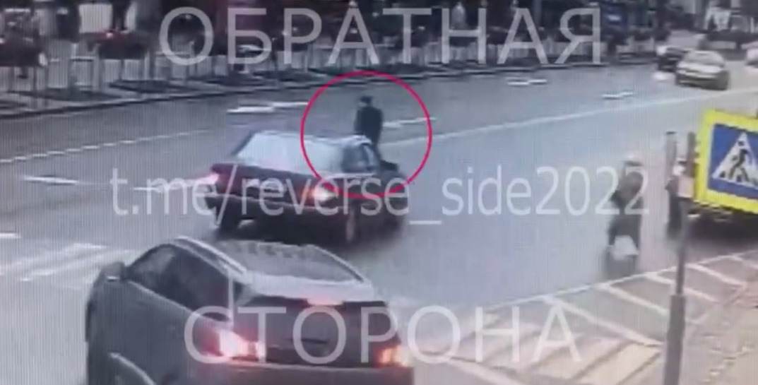 В Могилеве мужчина решил перейти дорогу вне пешеходного перехода — это обернулось для него уголовкой