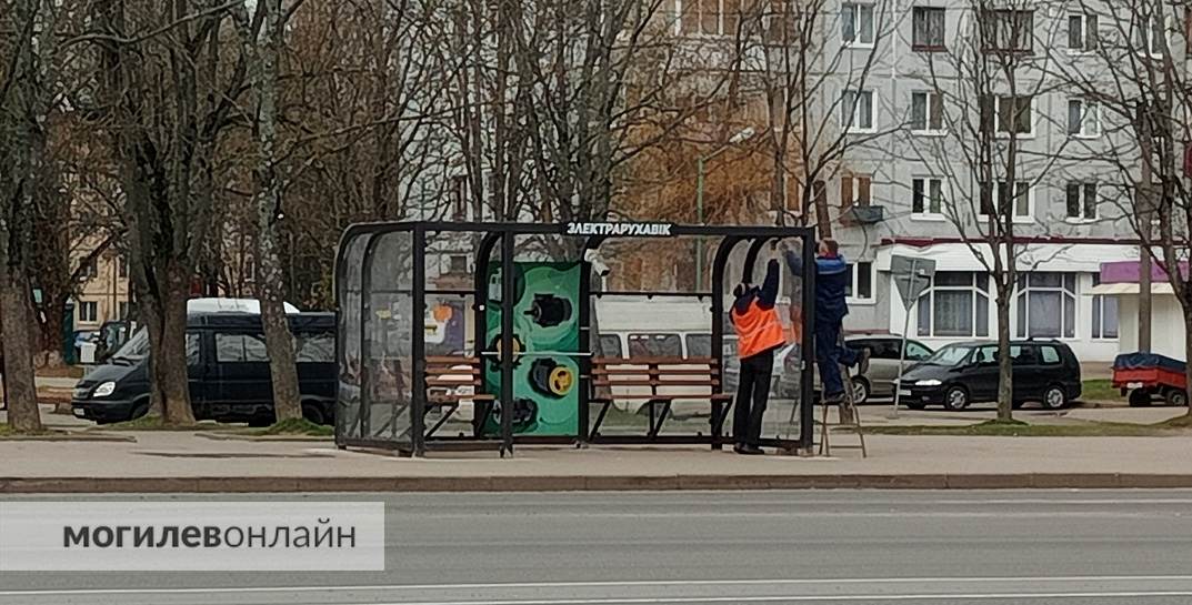 Помните остановку «Электродвигатель», которую испортили вандалы? Ее ремонтируют