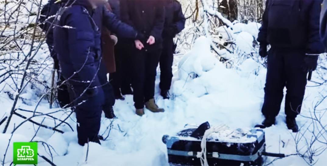 «Чемодан вместо гроба». Эксперты раскрыли подробности жуткого убийства в Новополоцке, где в, казалось бы, идеальной семье сын расправился с матерью