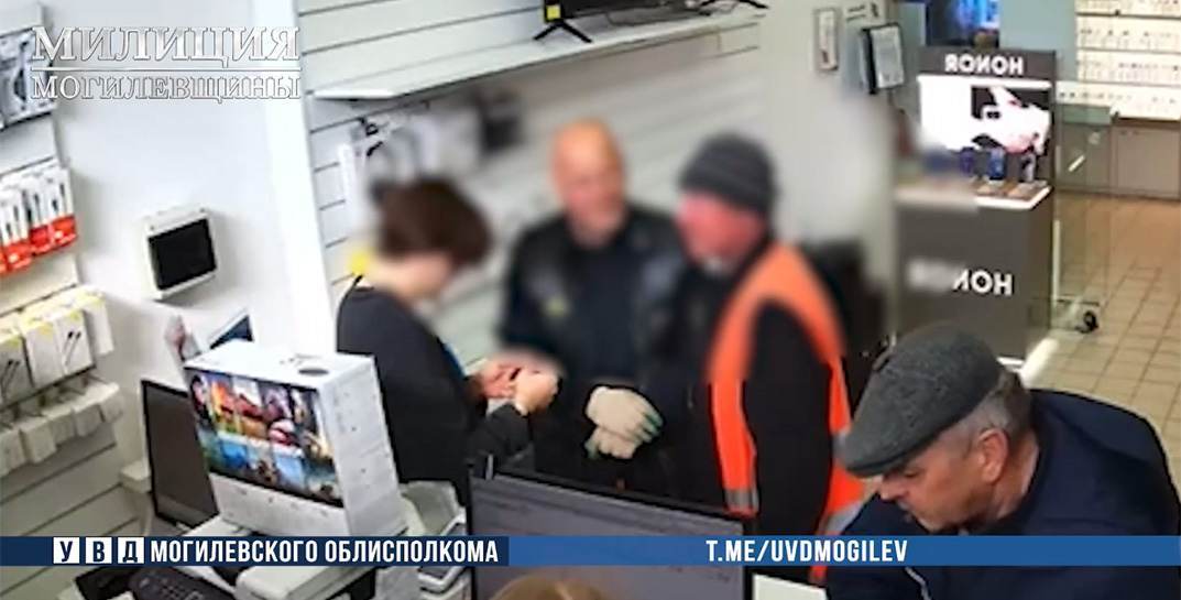 В Могилеве пенсионер украл в магазине планшет