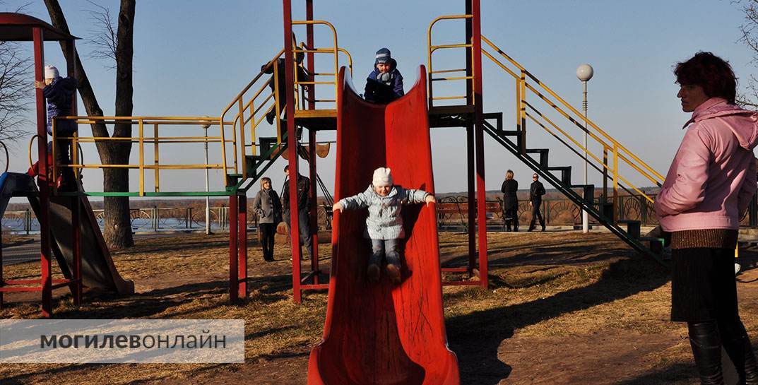 В Беларуси за 8 лет рождаемость упала в два раза