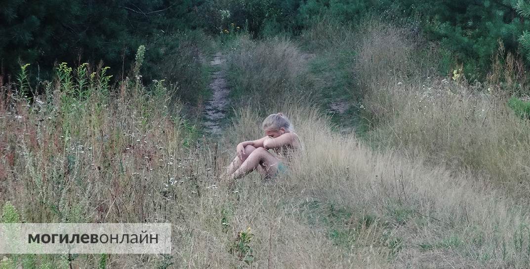Белоруска поехала в Россию, через месяц вышла там замуж и решила не возвращаться к своим троим детям — женщину лишили родительских прав
