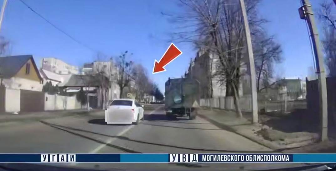 В Бобруйске водитель нарушил правила обгона — его лишили прав на 4 месяца