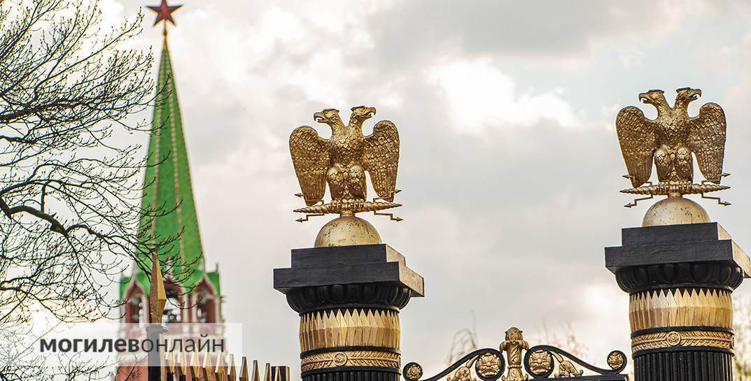 Начало действовать трехдневное перемирие, объявленное Путиным в честь Дня Победы