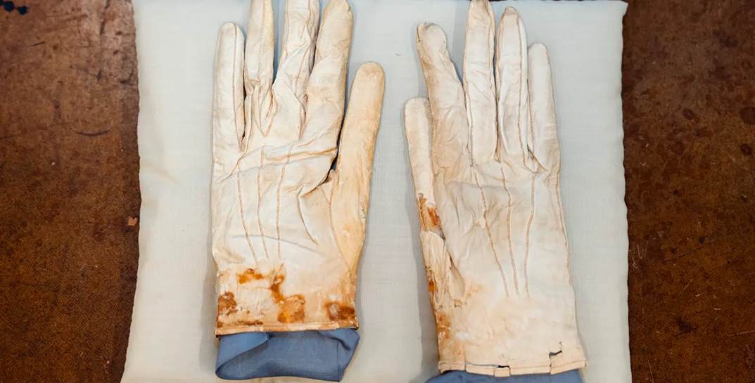 Знаете Линкольна? Его белые кожаные перчатки продали на аукционе в США за полтора миллиона долларов