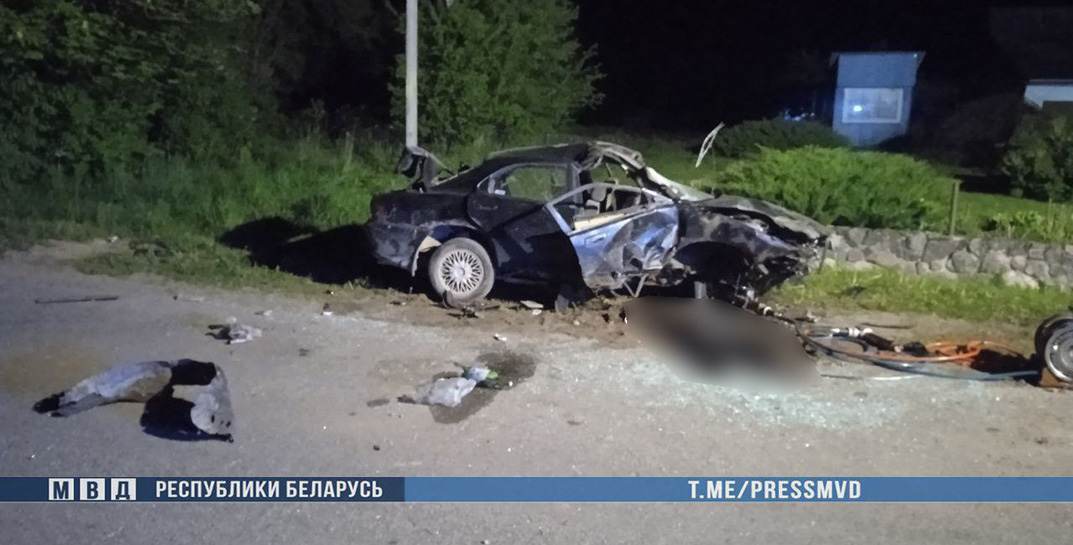 Вылетел на встречку и сбил велосипедиста — в деревне на Витебщине в аварии погибли 2 человека