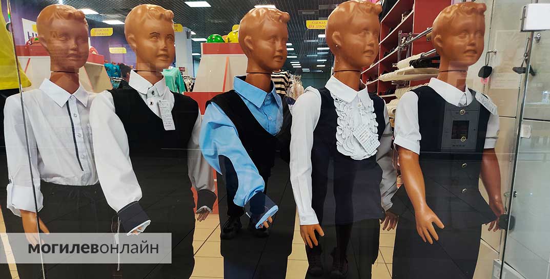Министр образования сказал, что родители имеют право покупать школьную форму где угодно