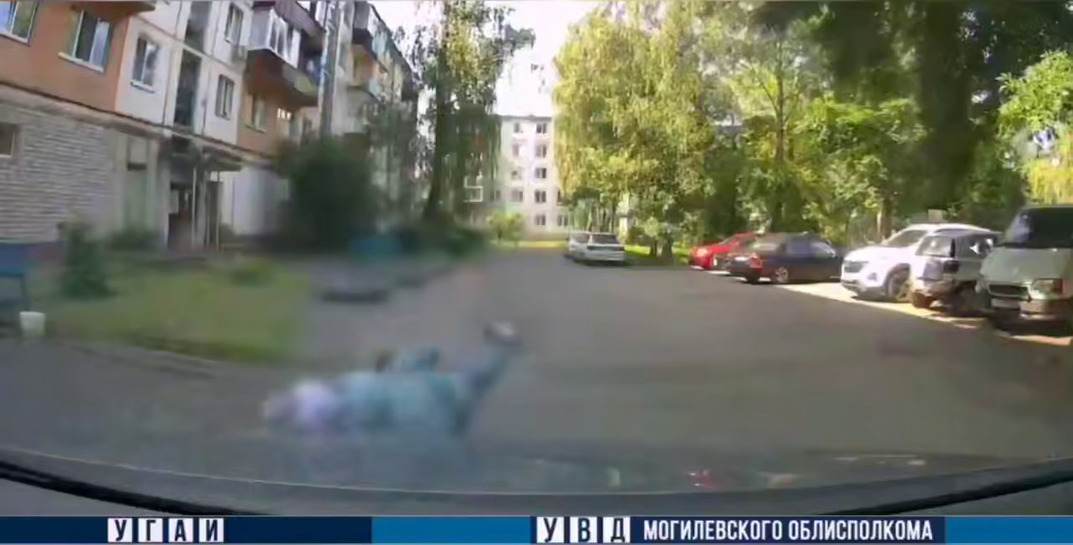 В Могилеве легковушка сбила 10-летнего мальчика, который выбежал на дорогу из-за припаркованного авто