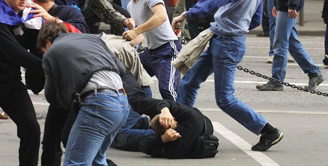 В Гомеле пьяный восьмиклассник напал на посетителей торгового центра, а затем пытался «нокаутировать» милиционера