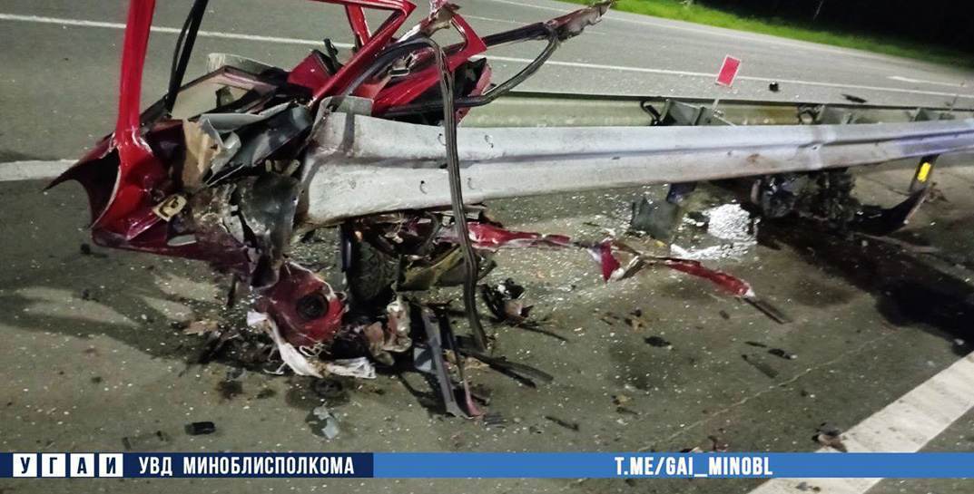 Взял тайком автомобиль отца, пока тот был на работе — под Слуцком в ДТП погиб 17-летний парень