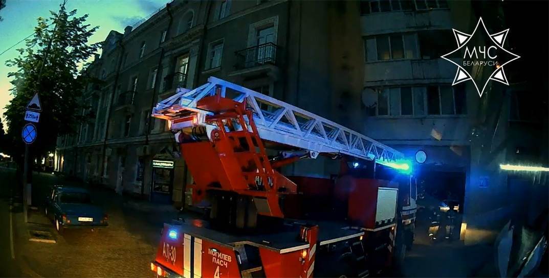 Вчера в Могилеве на Пионерской горела квартира. Хозяина удалось спасти