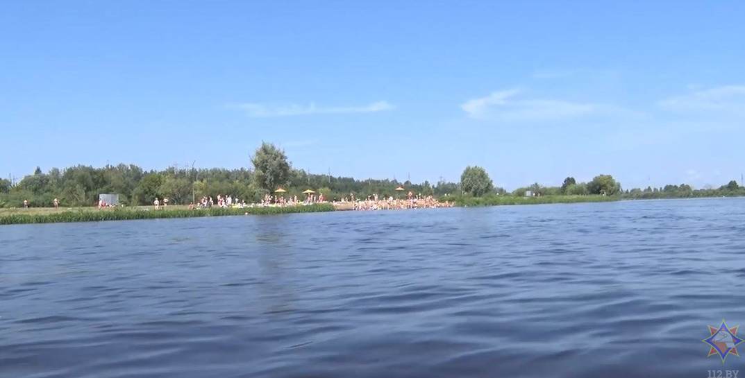 В Бобруйске 12-летний мальчик заплыл за буйки на Березине и чуть не утонул, его спасли