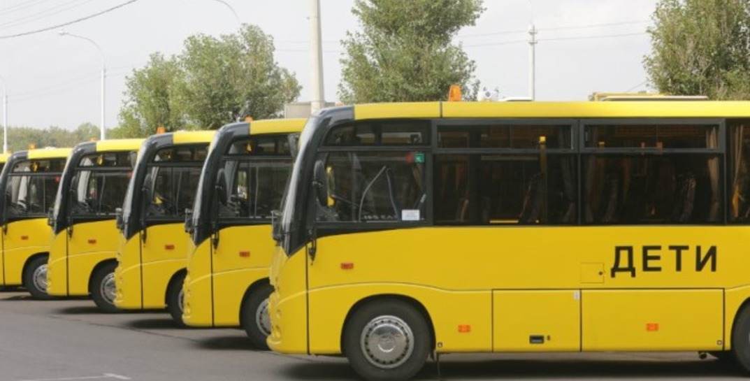 На Могилевщине водители школьных автобусов пожаловались на переработки — выяснилось много интересного