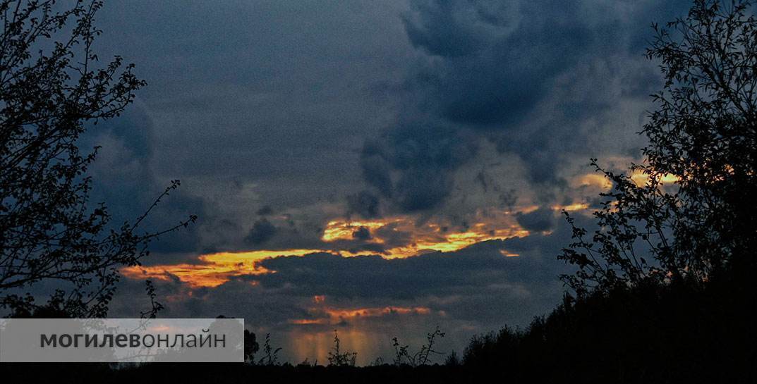 А Могилев все никак не отпустит: на завтра снова объявили оранжевый уровень опасности