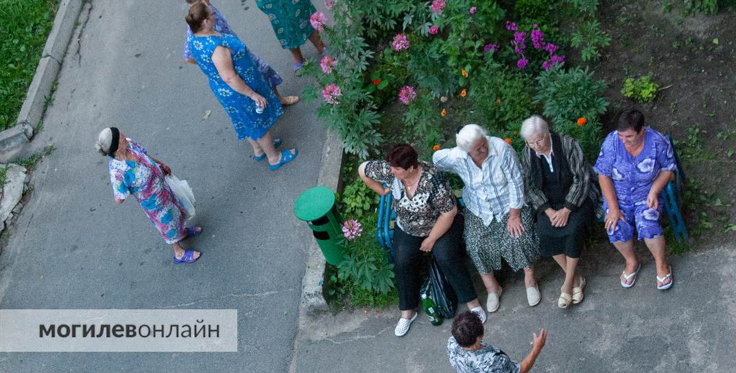 «В квартире этажом выше и дрались, и убивались, и устраивали оргии». Наши читатели рассказали, как непросто бывает ужиться с соседями и в какие истории можно вляпаться