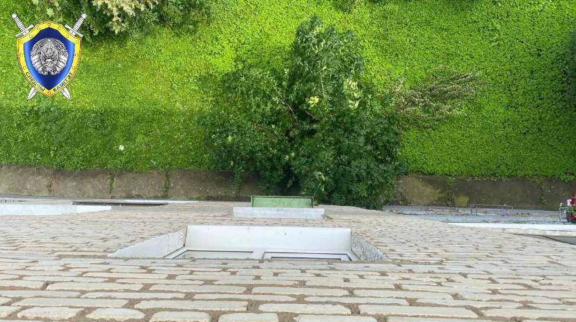 В Могилеве из окна пятого этажа выпал годовалый малыш
