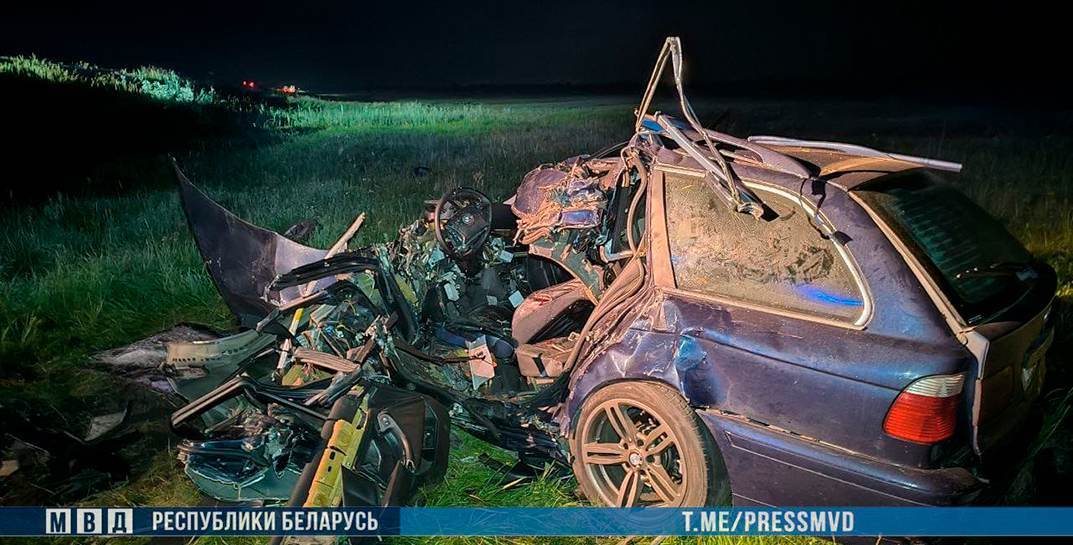Трагедия на трассе под Житковичами: BMW врезался в грузовик — трое погибли, один в тяжелом состоянии
