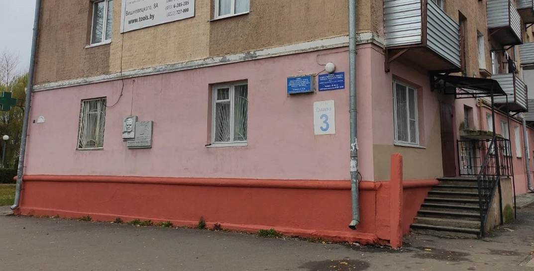 «В квартире этажом выше и дрались, и убивались, и устраивали оргии». Наши читатели рассказали, как непросто бывает ужиться с соседями и в какие истории можно вляпаться