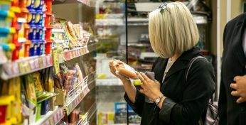В Могилеве проверили сеть продуктовых магазинов — нашли просрочку и завышенные цены