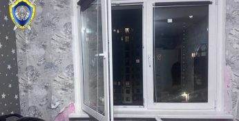 В Минске мама попросила подругу присмотреть за годовалым сыном, а та — поручила просьбу 13-летней дочери. Не уследили, ребенок погиб