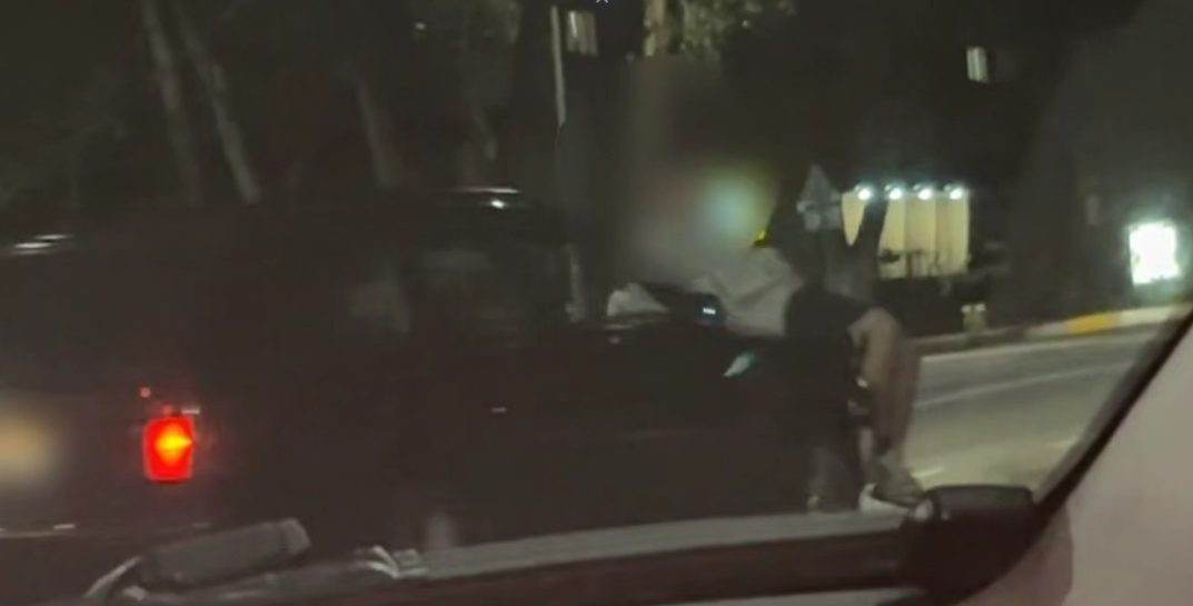 В Горках водитель решил по приколу покатать друга на капоте. Что было дальше?