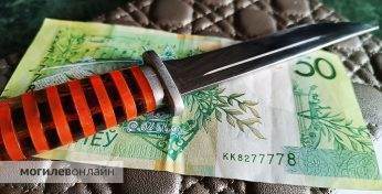 В Могилеве ссора супругов закончилась больницей — муж ударил жену по лицу, та в ответ пырнула его ножом