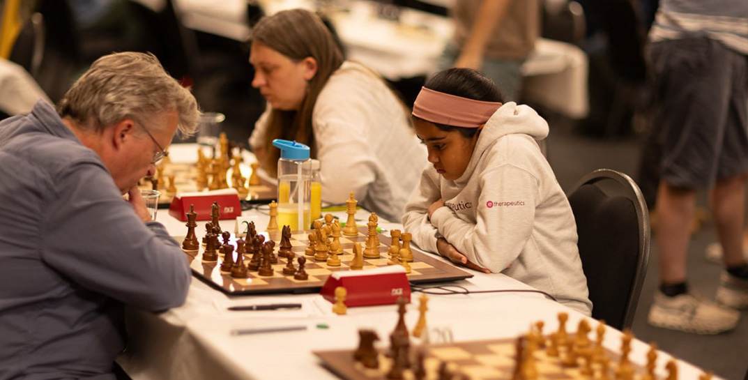 Десятилетняя британка обыграла гроссмейстера и поставила рекорд