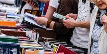 Чак Паланик, Энтони Берджес и не только. Мининформ включил 31 книгу в список «вредящих национальным интересам»