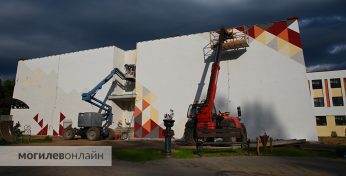 На Ленинской работы ведутся в 3-х учебных заведениях: где-то капремонт, где-то — реконструкция двора