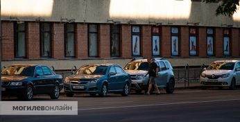 Новость для автолюбителей: в Беларуси разрешили тонировку задней полусферы и шторки