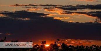 Посмотрите, какие красивые закаты показывали в Могилеве этим летом