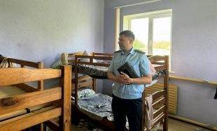 «Торчащие из скамейки гвозди и футбольные ворота без крепления» — на детской базе отдыха в Круглянском районе прокуратура нашла опасные нарушения