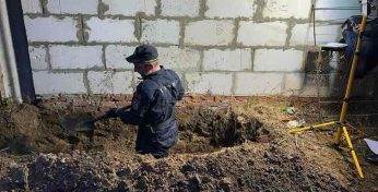 «Числился пропавшим без вести». Под Гомелем пенсионер убил соседа по даче и закопал на своем участке — СК раскрыл подробности