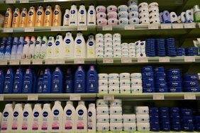 МАРТ нашел на белорусских рынках запрещенную к продаже косметику бренда Nivea