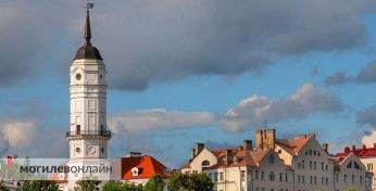 В Могилеве продается стильная квартира с видом на Ратушу — какая она внутри и сколько стоит