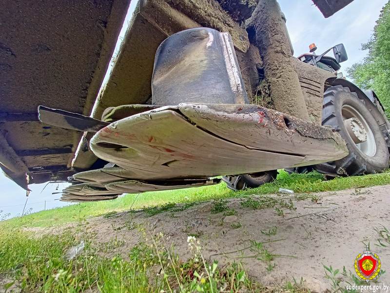 Пьяный белорус уснул в траве и попал под косилку трактора
