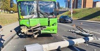 В Могилеве столкнулись маршрутный автобус и легковушка