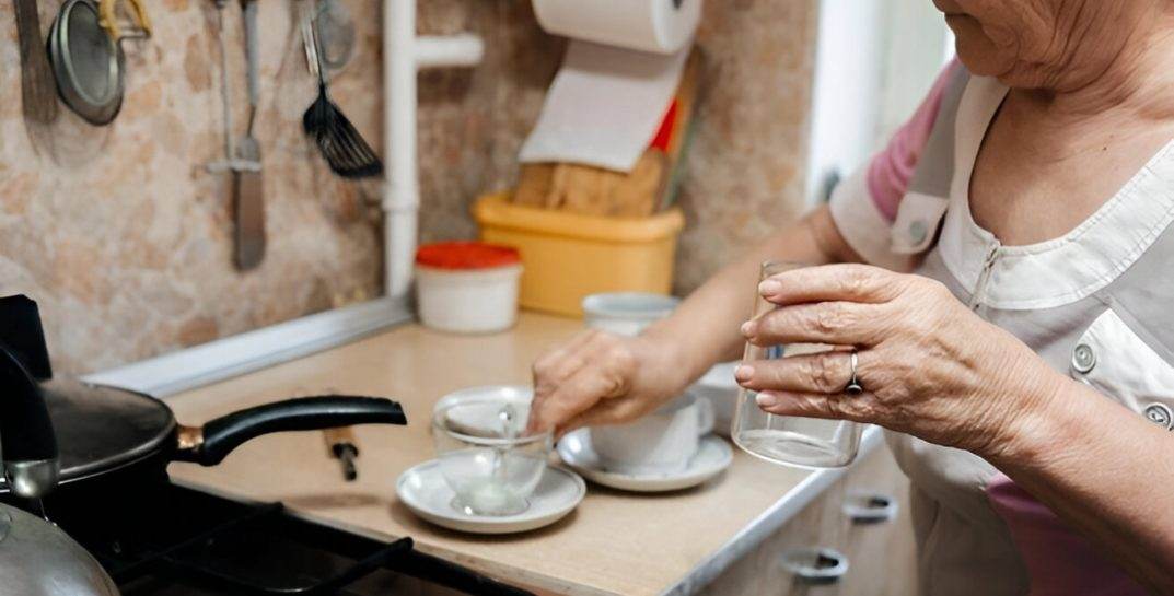 В Могилеве бабушка хотела приготовить себе ужин, но случайно подожгла на себе одежду