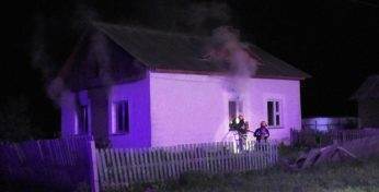 В Могилевском районе на пожаре едва не погибла женщина — ее спас пожарный извещатель