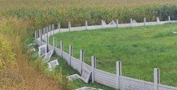 В Гродненском районе дети «доказывали друг другу наличие силовых способностей» и разгромили забор кладбища