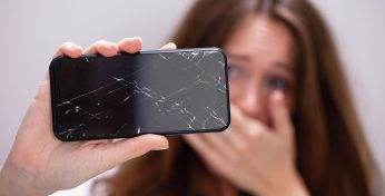 Бывший муж могилевчанки разбил ее телефон из-за ревности и заработал уголовку