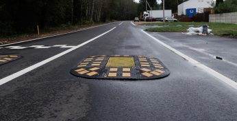 Под Минском установили новый тип лежачих полицейских — «берлинские подушки». Чем они лучше?