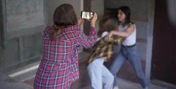 В Костюковичах 17-летняя девушка избила свою сверстницу на глазах у учащихся колледжа