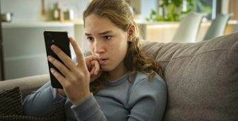 Создатели ChatGPT анонсировали появление функции «родительского контроля» для несовершеннолетних. Когда?