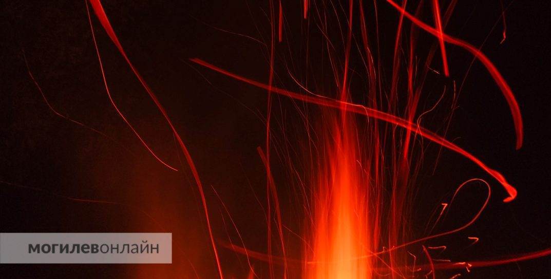 В Бобруйске парень ремонтировал машину и получил серьезные ожоги