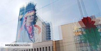 Каларытную фотаэкспазіцыю аформілі ў вокнах Цэнтральнай бібліятэкі — яна пра беларускую культуру